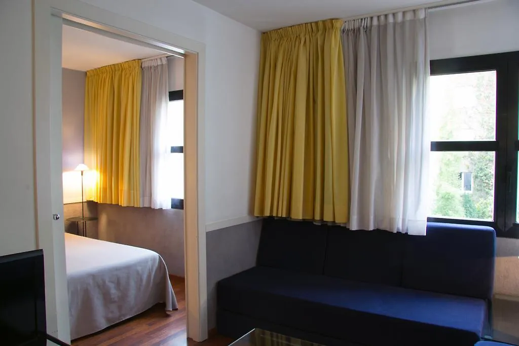 Apartamentos Descartes Barcelona Apartment