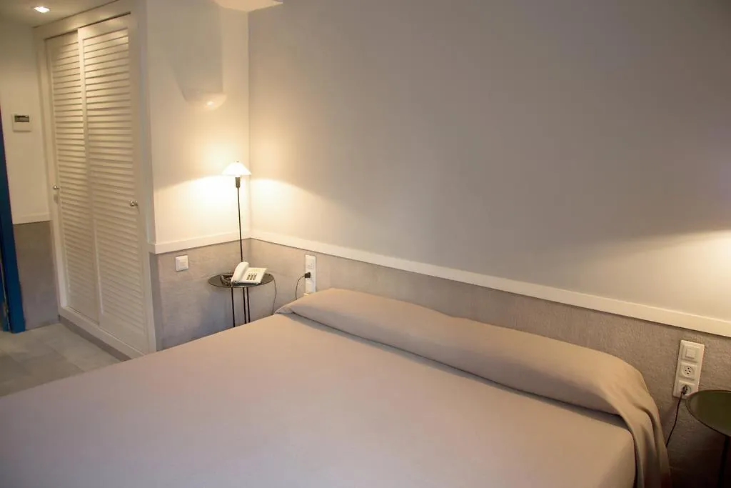 Apartamentos Descartes Barcelona