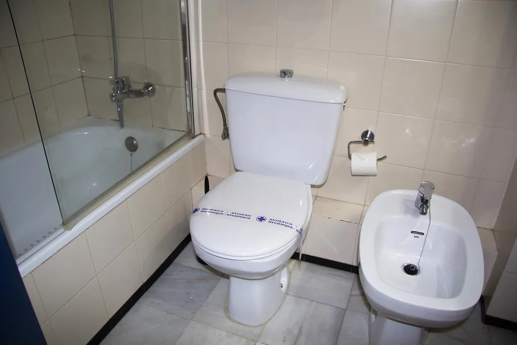 Apartamentos Descartes Barcelona 0*,  Spain