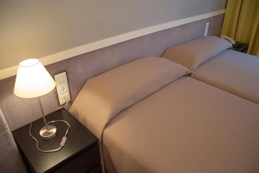 Apartamentos Descartes Barcelona Spain