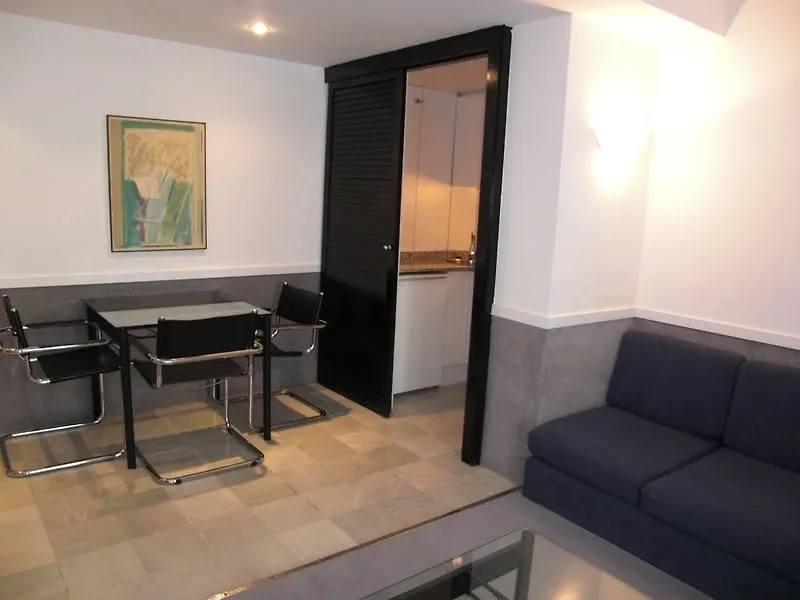 Apartamentos Descartes Barcelona Apartment