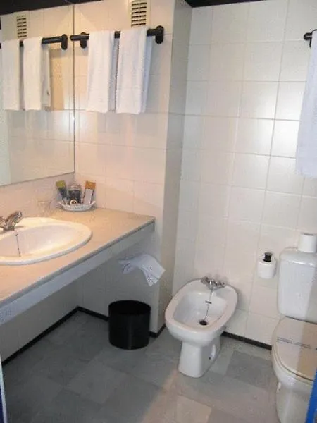 Apartamentos Descartes Barcelona Apartment