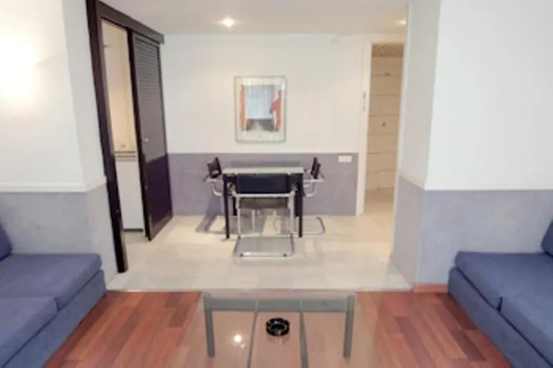 Apartamentos Descartes Barcelona Apartment
