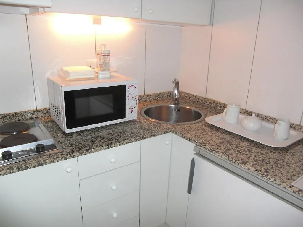 Apartamentos Descartes Barcelona 0*,  Spain