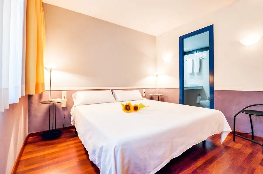 Apartamentos Descartes Barcelona 0*,  Spain