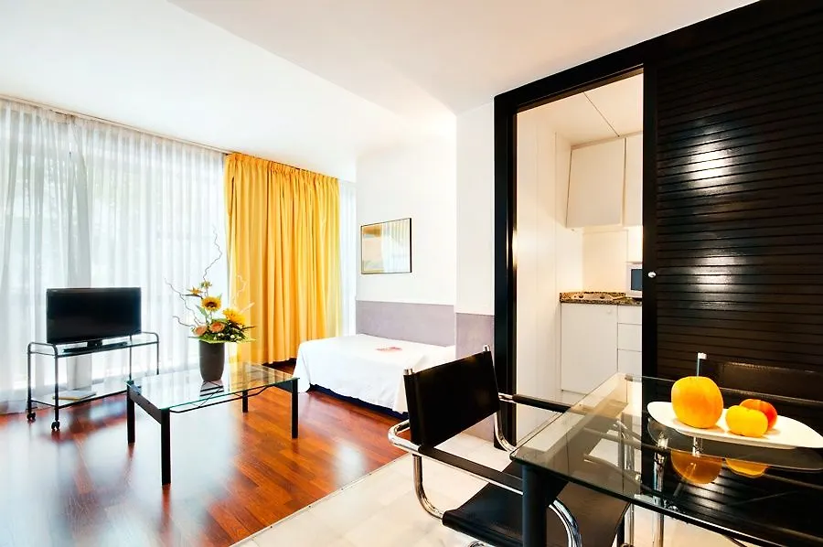 Apartment Apartamentos Descartes Barcelona Spain